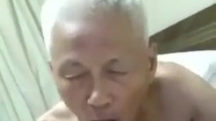 Chinese grandpa loves sucking big cock