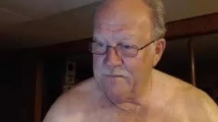 SUPER handsome daddy shows his SEXY body - You like him?