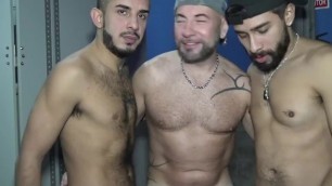 Sex in Glory Holes for Threesome Sexgay