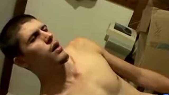 Straight Dude Vigorously Strokes His Hard Dick and Cums Sologay