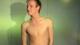 British Twink Does an Interview and Masturbates Sologay