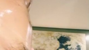 亚洲性感肌肉男同志性爱视频 小帅哥站撸被吸